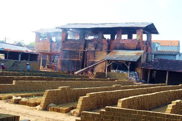 Gian nan bài toán xóa lò gạch thủ công