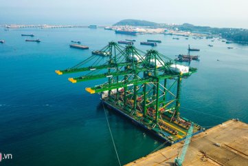 Xây cảng container đón tàu hàng siêu trường, siêu trọng ở miền Trung