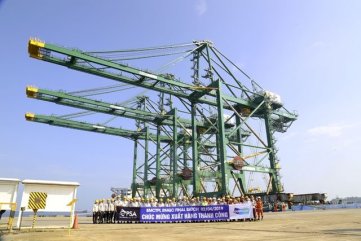 Xuất khẩu cẩu trục siêu trọng “Made in Vietnam” sang Ấn Độ
