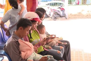 Quảng Ngãi: Khan hiếm vắc xin 6 trong 1