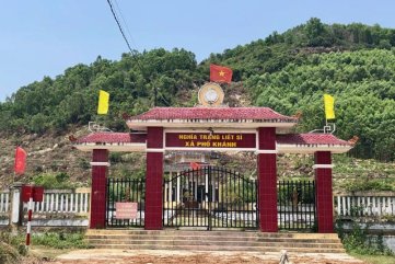 Giáo viên bị trừ lương để góp tiền mở rộng nghĩa trang liệt sỹ
